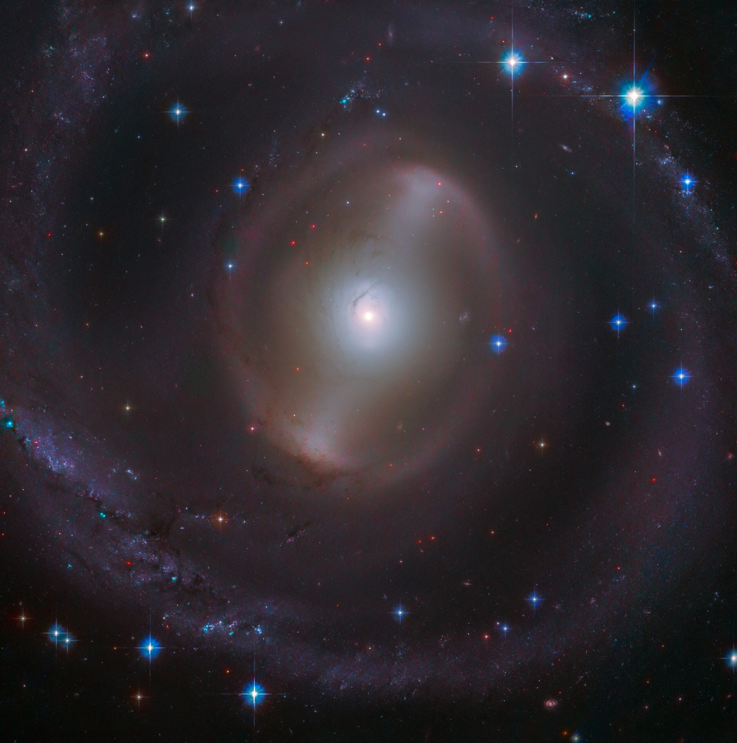hubble-spots-a-magnificent-barred-galaxy