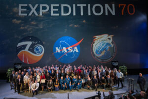 welcome-back-to-planet-earth,-expedition-70-crew! 