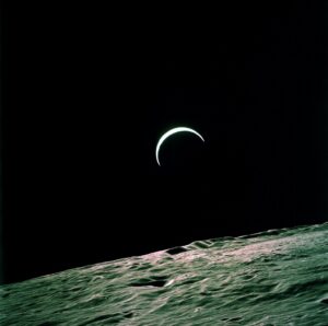 earth’s-crest-over-the-lunar-horizon
