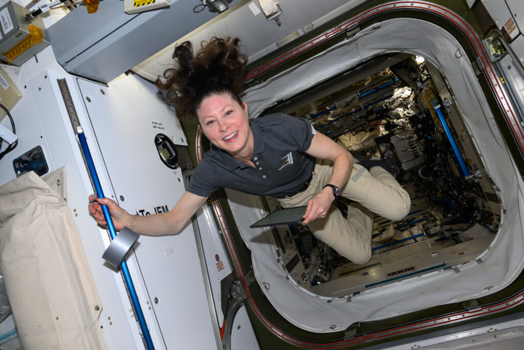 68069-nasa-astronaut-tracy-c-