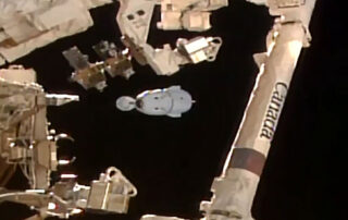 dragon-undocks-from-station,-crew-8-heads-toward-earth