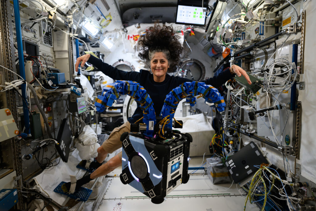69649-astronaut-suni-williams-