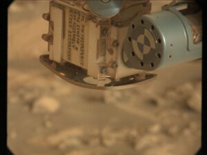 sols-4471-4472:-marching-through-the-canyon