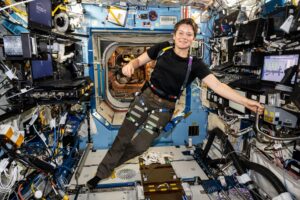 week-ends-with-robotics,-exercise-research;-new-crew-launches-tuesday