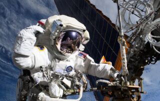 crew-cleans-up-after-spacewalk,-studies-biology,-earth-science,-and-more