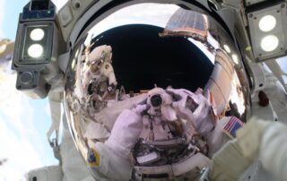 crew-kicks-off-week-with-agriculture-and-tech-work,-wraps-spacewalk-cleanup