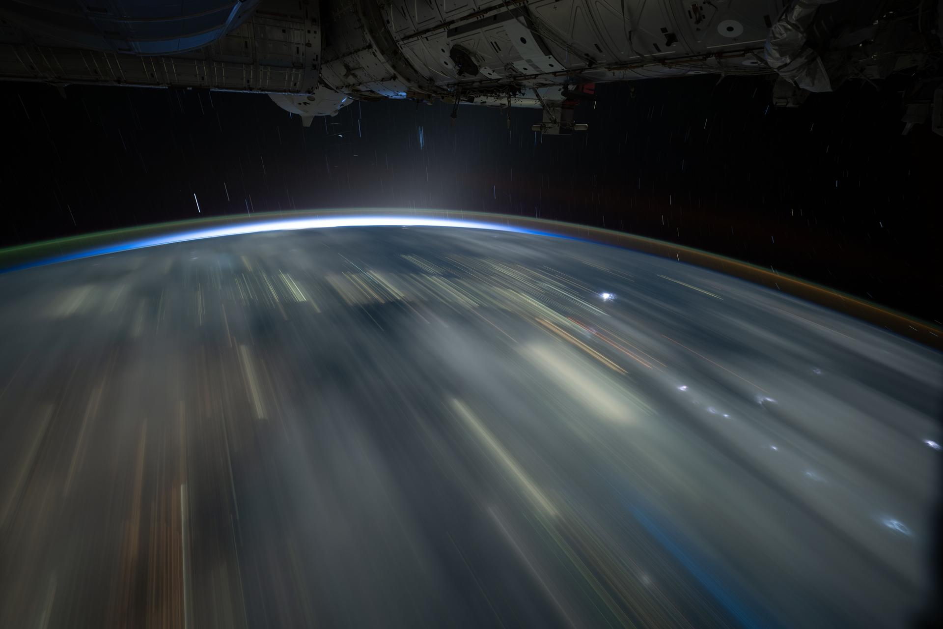 busy-science-day-on-station;-mission-updates-for-ax-4-and-spacex-crew-11