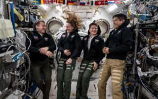 dragon-crews-relax-ahead-of-upcoming-crew-10-departure