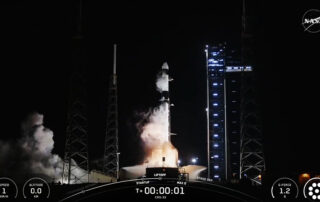 spacex-dragon-lifts-off-to-resupply-station-crew