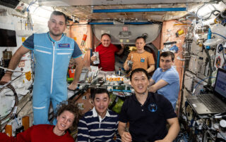 crew-sets-up-liver-tissue-research-and-preps-for-dragon-reboost