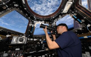 the-overview-effect:-astronaut-perspectives-from-25-years-in-low-earth-orbit