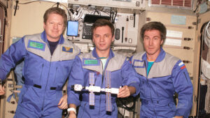 the-international-space-station-marks-25-years-of-continuous-human-presence 