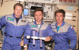 the-international-space-station-marks-25-years-of-continuous-human-presence