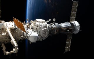 crew-swaps-commanders-on-sunday-as-trio-packs-for-departure