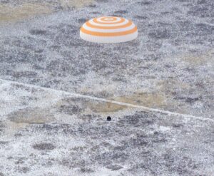 nasa-astronaut-jonny-kim,-crewmates-return-from-space-station