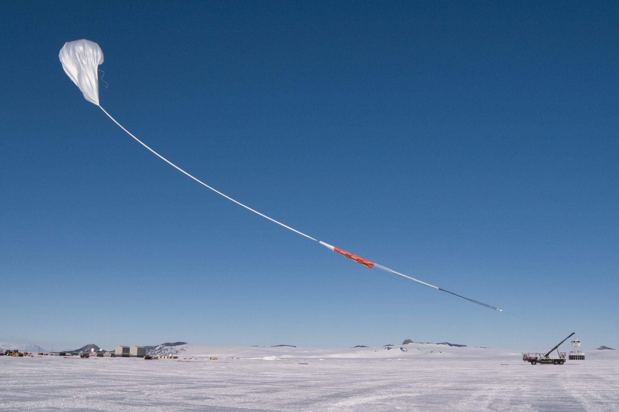 scientific-balloon-begins-antarctic-ascent