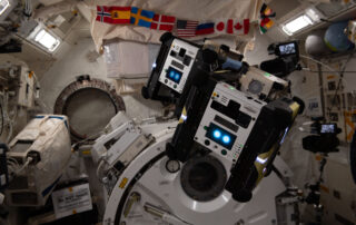 crew-studies-robotics-and-virtual-reality-advancing-space-tech