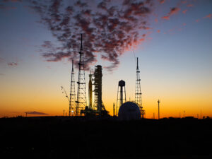 Sun sets on Full Artemis II Stack at Launch Pad 39B
