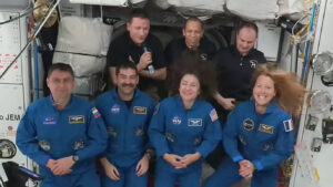 dragon-hatches-open,-crew-12-enters-station-and-joins-expedition-74