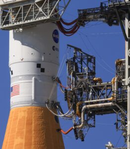 teams-begin-artemis-ii-repairs-in-vehicle-assembly-building