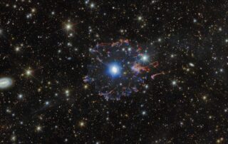 telescopes-team-up-for-new-view-of-cat’s-eye-nebula