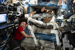 progress-92-cargo-spacecraft-undocks,-crew-preps-for-upcoming-spacewalk