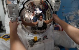 crew-wraps-final-spacewalk-preparations