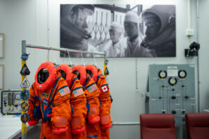 artemis-ii-crew’s-suits