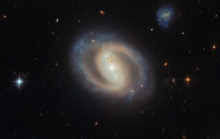 hubble-spies-an-active-spiral