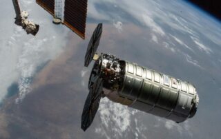 cygnus-xl-cargo-craft-approaching-station-for-robotic-capture