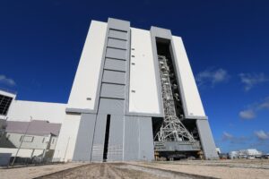 nasa’s-mobile-launcher arrives at-vehicle-assembly-building 