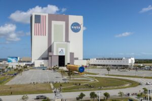 nasa’s-artemis iii moon-rocket hardware arrives, artemis-ii capsule returns-to-kennedy