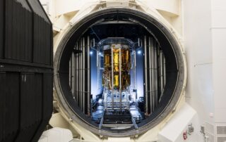 blue-origin-moon-lander-completes-testing-at-nasa-vacuum-chamber