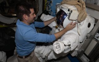 crew-works-health,-spacesuits,-and-cargo-mission-preps-on-tuesday
