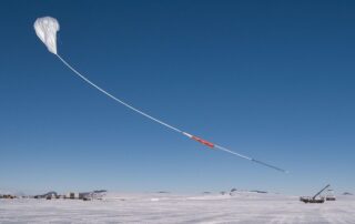 new-instrument-used-antarctic-ice-sheet-to-probe-extreme-universe
