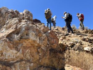 nasa,-usgs-scientists-go-rock-hounding-in-california’s-high-desert