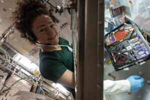 crew-starts-week-with-bioengineering,-space-manufacturing,-and-spacewalk-preps