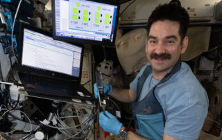 crew-works-eye-exams,-dna-sequencing,-and-spacesuit-preps