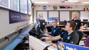 nasa’s-new-horizons-spacecraft-wakes-from-hibernation-in-good-health