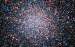 hubble-captures-star-studded-cluster