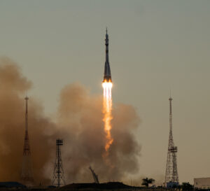 nasa-astronaut-anil-menon,-crewmates-arrive-at-space-station