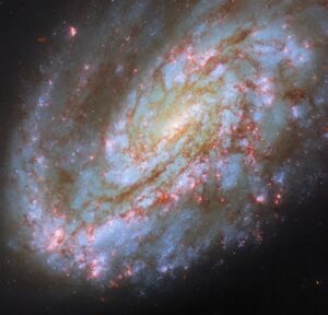 hubble-spies-one-sided-spiral