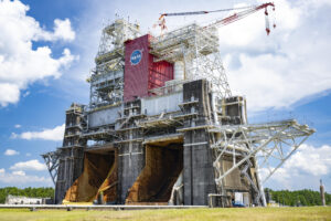 nasa-to-support-blue-origin-new-glenn-rocket-testing,-advance-artemis