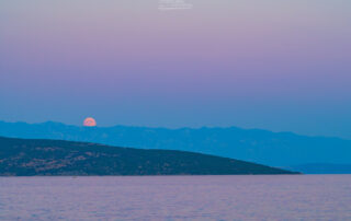Buck Moon and Belt of Venus