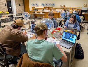 community-college-instructors-bring-astronomy-textbook-into-21st-century