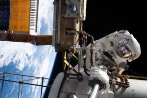 crew-works-vein-scans-for-health-and-suit-checks-for-spacewalk