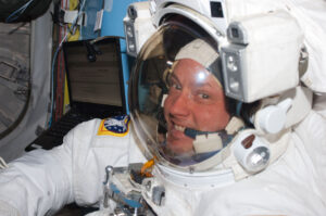 nasa-astronaut-mike-fincke-leaves-nasa,-career-includes-4-spaceflights