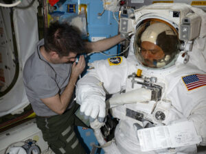 thursday-packed-with-more-spacewalk-preps-and-advanced-tech-research
