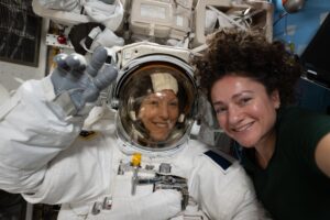 spacewalk-preps-continue-to-finish-antenna-installation-job-next-week