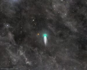 apod:-2026-august-24-–-comet-220p-in-outburst